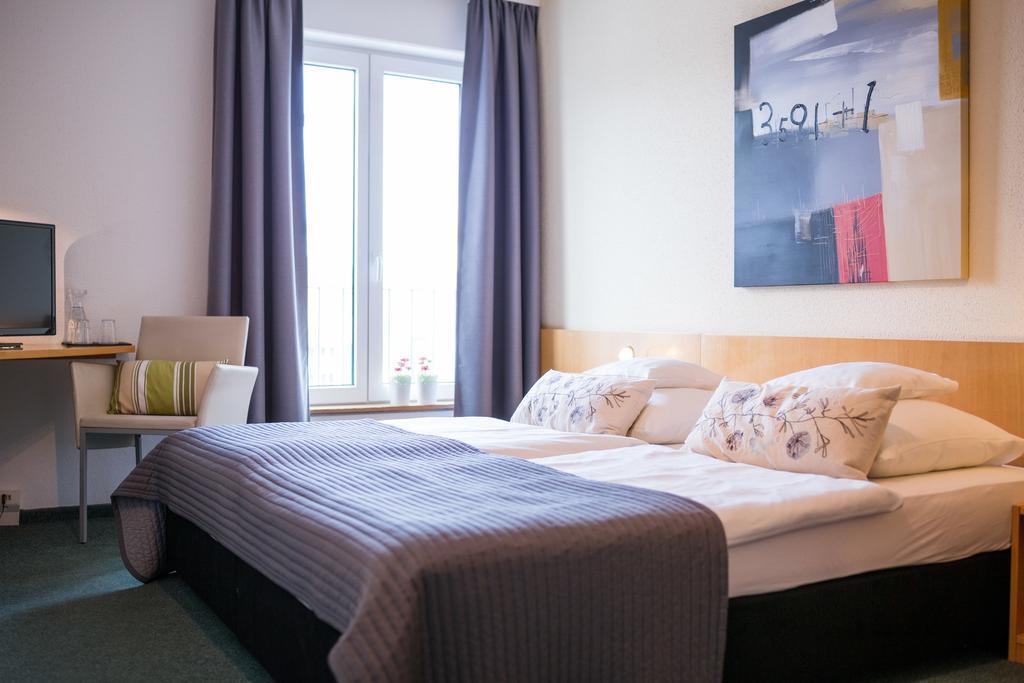 Hotel Restaurant Am Kellhof Хильцинген Экстерьер фото