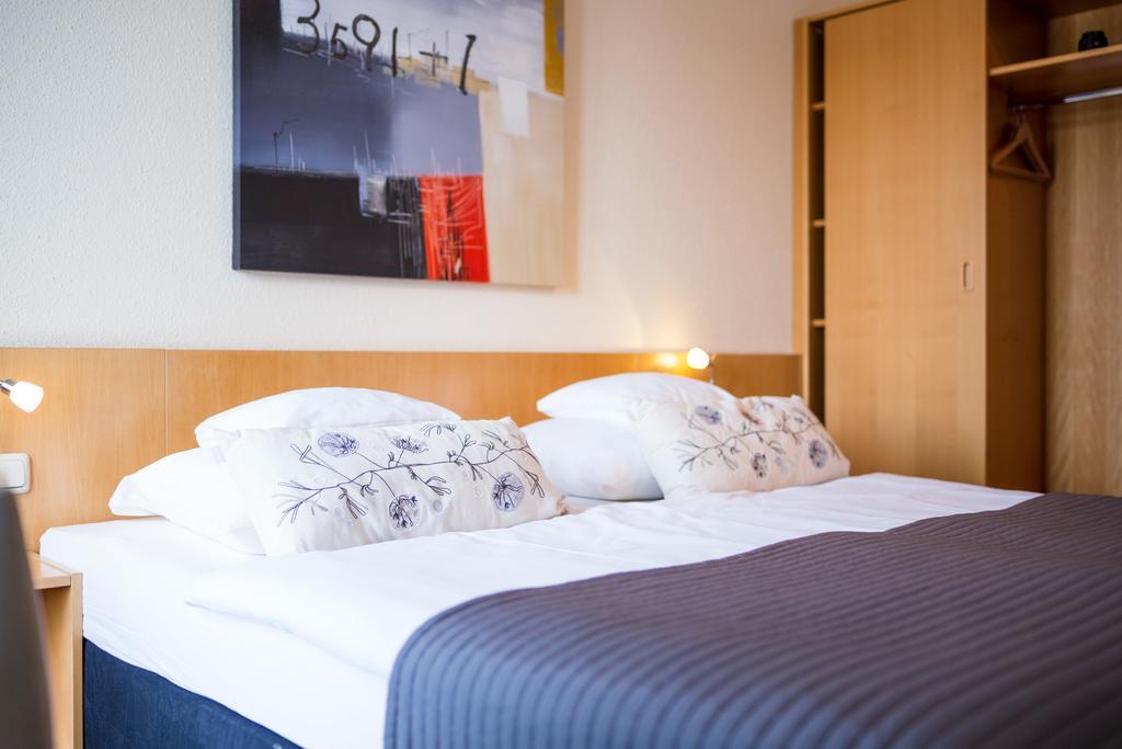 Hotel Restaurant Am Kellhof Хильцинген Экстерьер фото